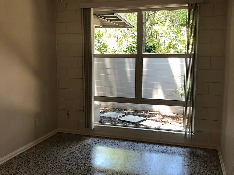 817 Hayden Ln — Photo 10