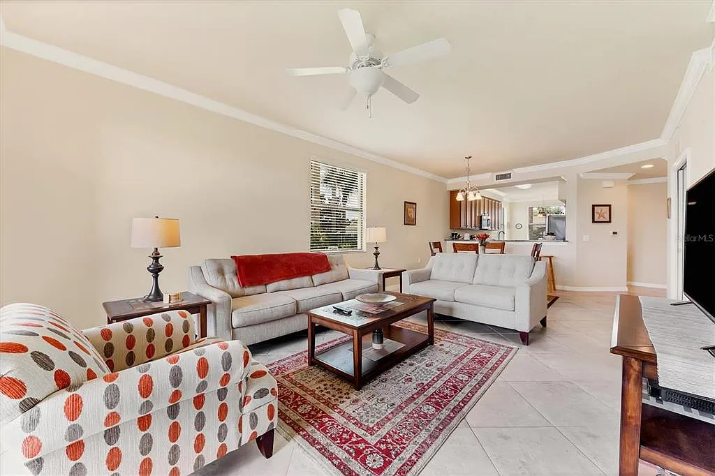 2 bed, 2.0 bath, 1297 sqft, $4,000 — Photo 4