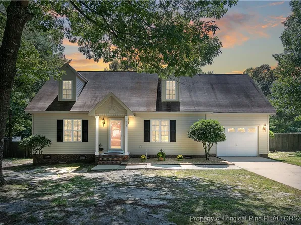 192 Scarlet Oak Dr, Raeford, NC 28376