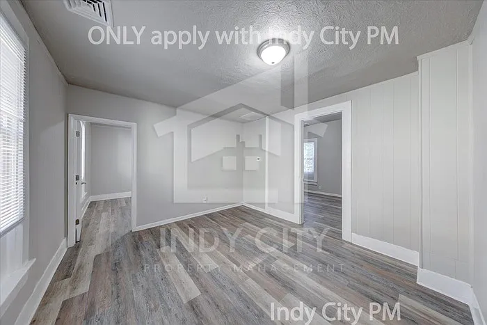 53 E Raymond St — Photo 12