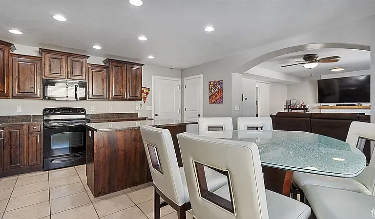 2077 N 1450 W — Photo 9