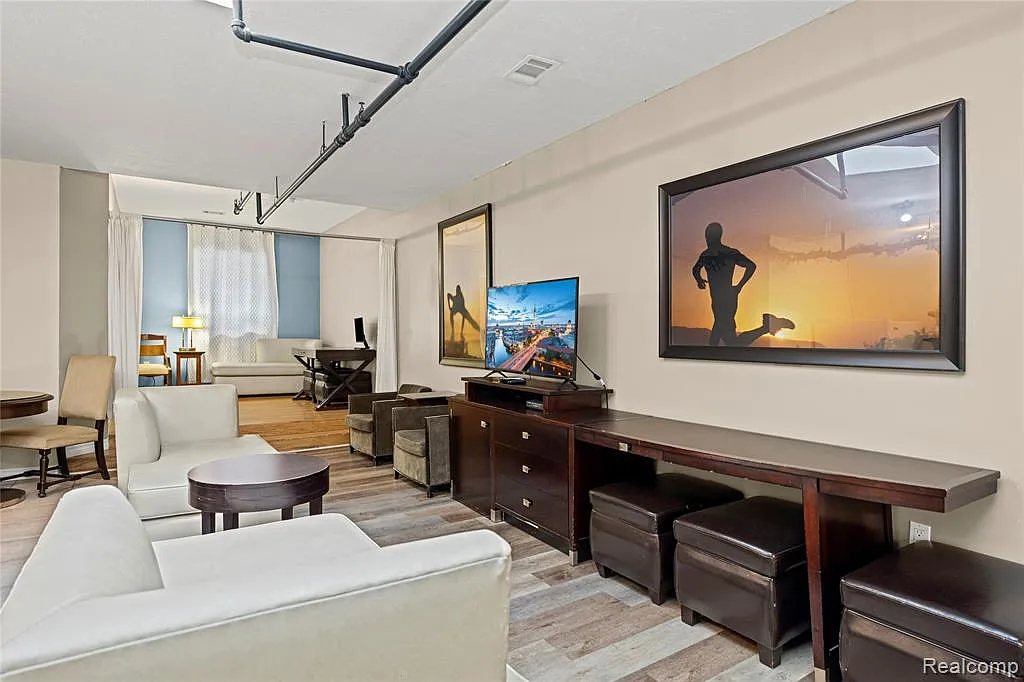 2 bed, 2.0 bath, 1206 sqft, $3,400 — Photo 4