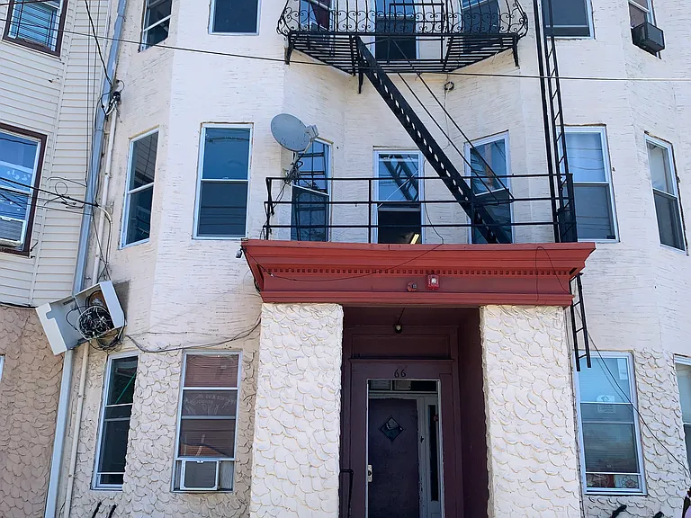 66 Hamilton Ave #9 — Photo 1