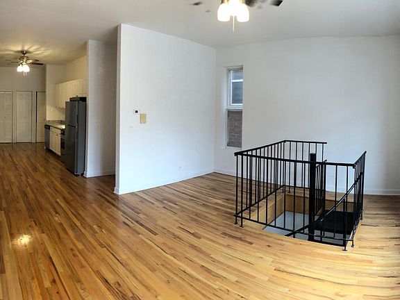 4th image of 1252 N Wood St APT 1