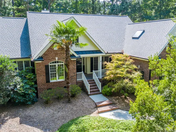 110 E High Bluff Drive, Hampstead, NC 28443