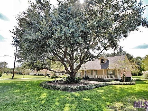 3rd image of 13817 Oak Bend Dr