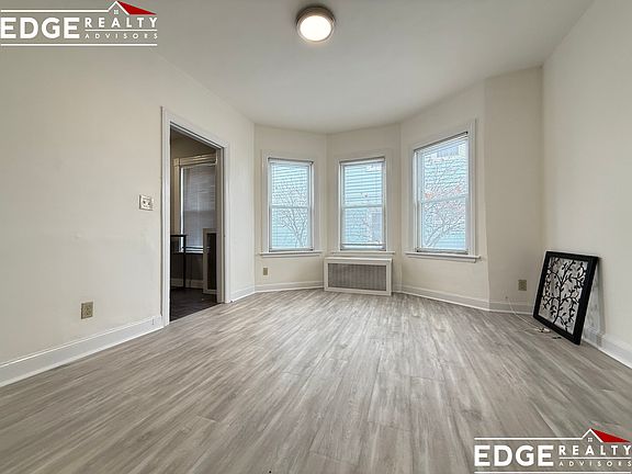 4th image of 76 Antwerp St