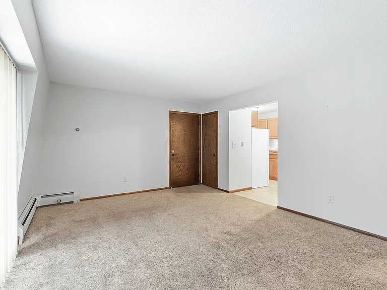 925 West Branch St — Photo 7