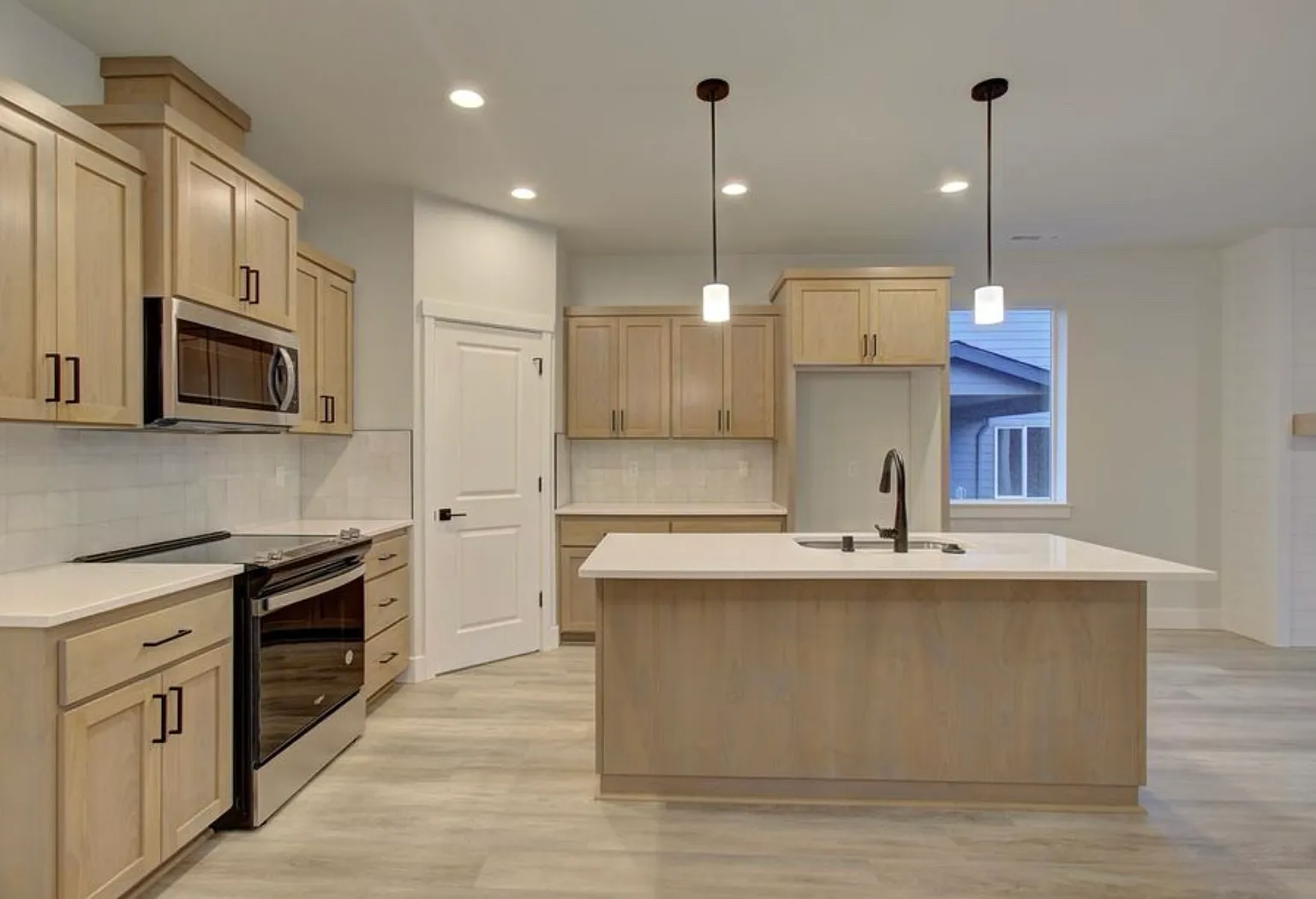 12206 NE 107th Way — Photo 2