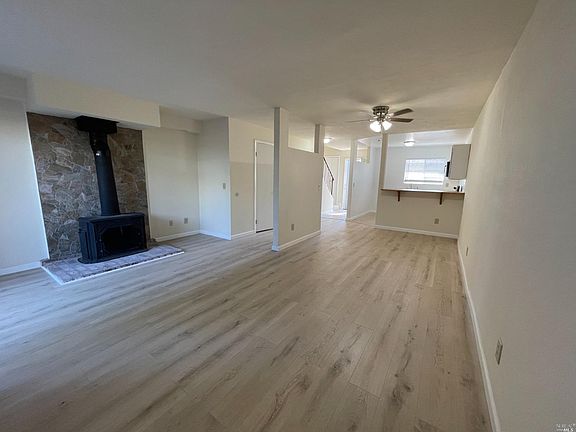 3rd image of 737 Racquet Club Circle