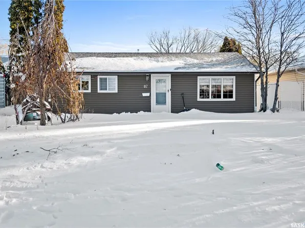 87 Robinson CRESCENT, Regina, SK S4R 3R1