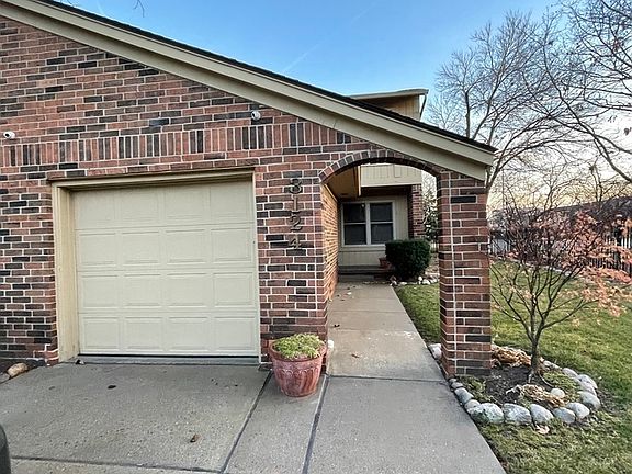 2nd image of 3124 Woods Circle Dr #3124