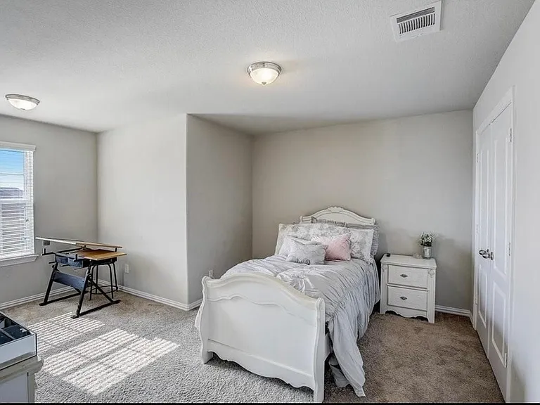 8014 Arezzo Dr — Photo 13