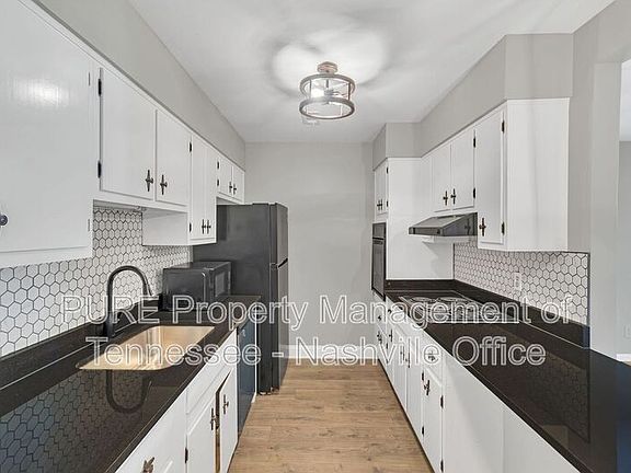 2nd image of 1302 Mercury Blvd APT 33