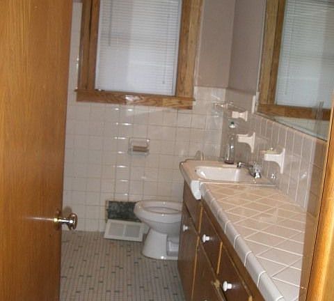 3rd image of 2721 Upton Ave N