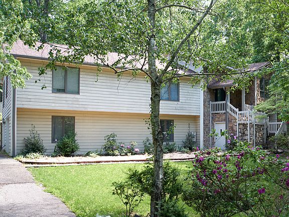 3rd image of 7613 Countrywood Dr