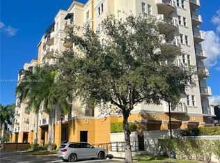 9021 SW 94th St APT 605, Miami, FL 33176