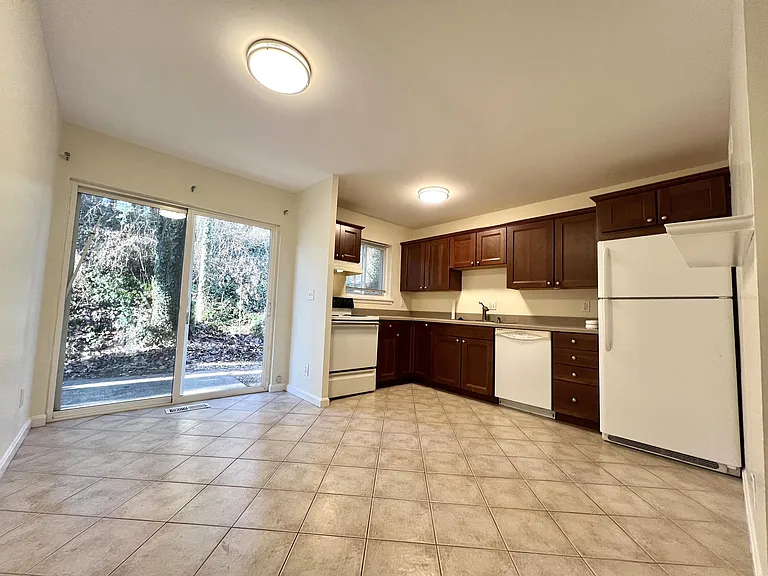 405-A Valley Road Ext #1 — Photo 2