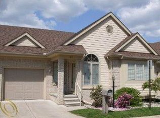 46 Hickory Ct, Dearborn Heights, MI 48127