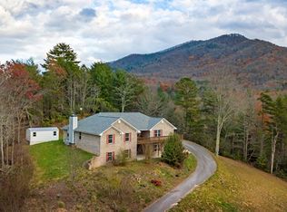 215 Puett Cove Cir, Marble, NC 28905