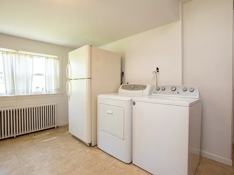 470 Conarroe St — Photo 19