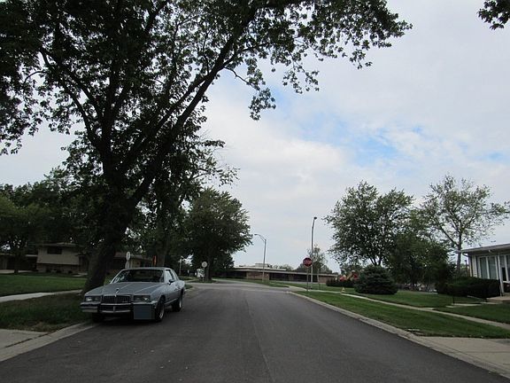 4th image of 210 Pleasant Dr