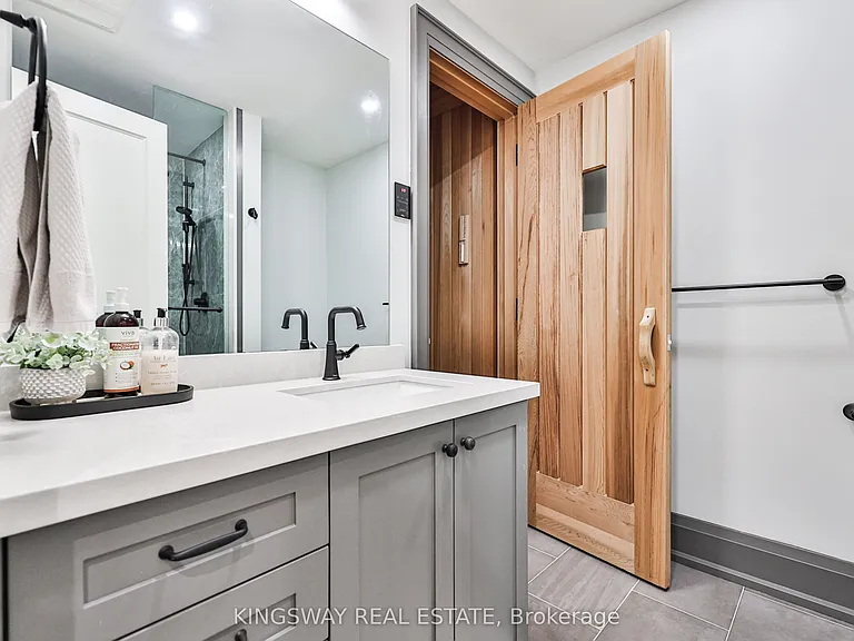993 Albertson Cres — Photo 43