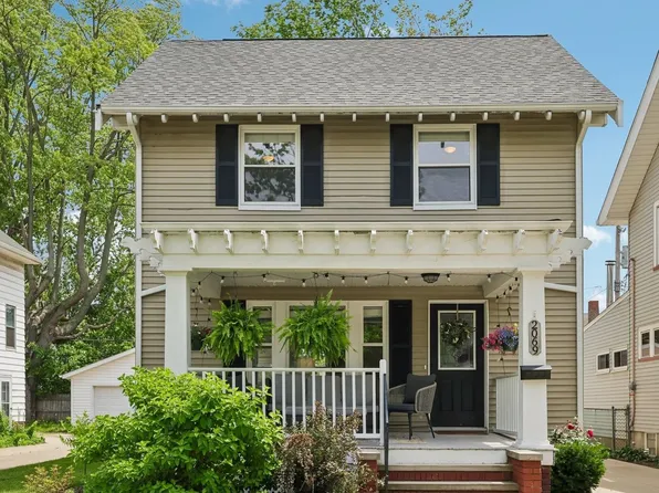 2069 Carabel Ave, Lakewood, OH 44107