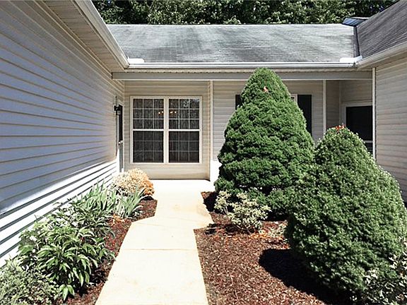 2nd image of 6907 Savannah Dr