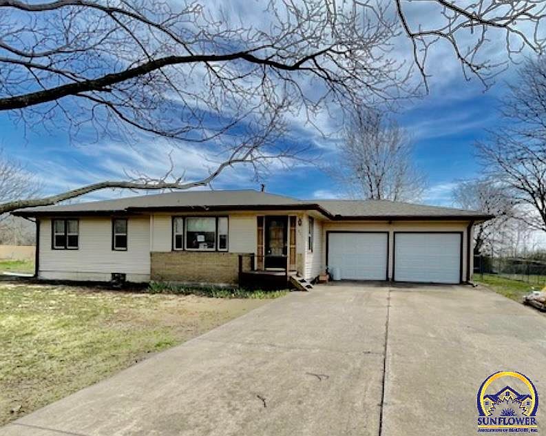 607 W Main St, Carbondale, KS 66414 Zillow