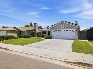 9115 Green Bank St, Bakersfield, CA 93312