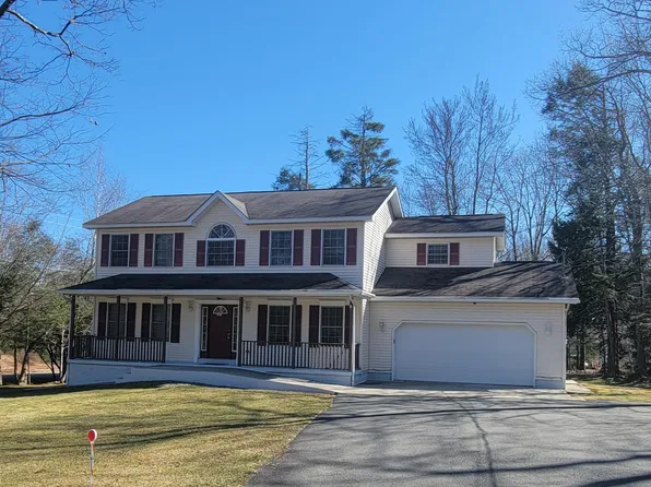 6131 Victoria Dr, Tobyhanna, PA 18466