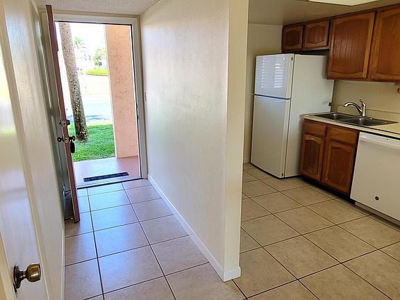 5th image of 8000 Ridgewood Ave APT 101