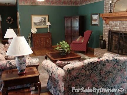 Great Room
						:
						Fireplace/gas starter