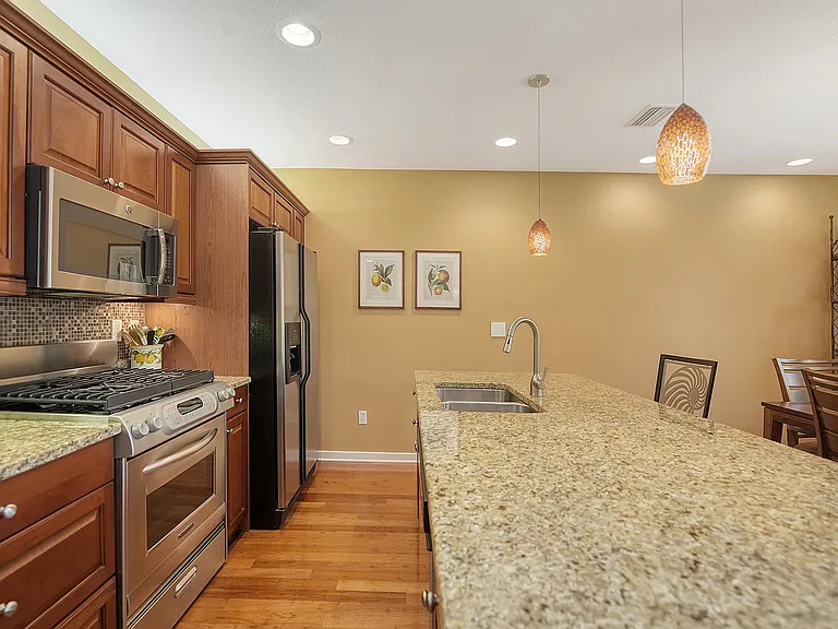 1685 Laurel St #4 — Photo 21