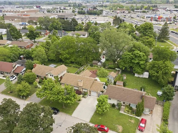 147 Village Rd, Saint Catharines, ON L2T 3C4