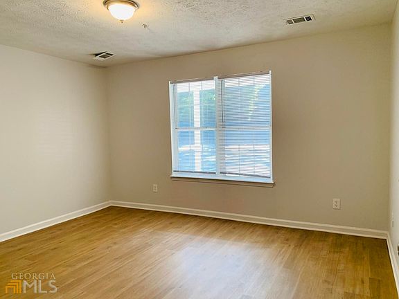 5th image of 105 Rogers St #110