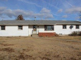 1740 Buckskin Rd, Moundridge, KS 67107