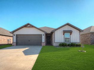 1701 Maroon Dr, El Reno, OK 73036