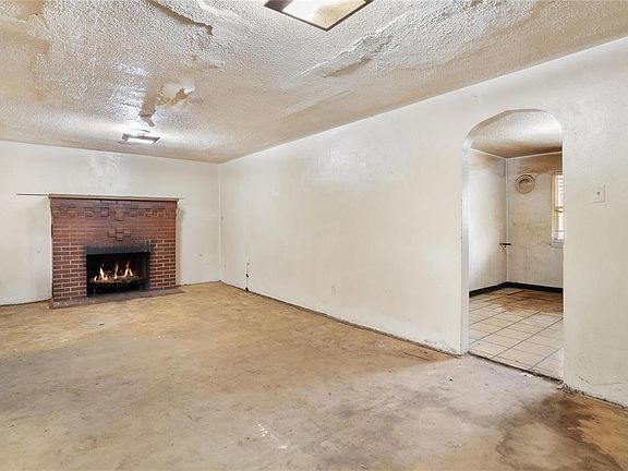 3rd image of 8937 Higginson Dr