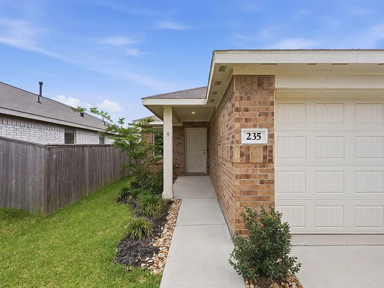 235 River Grove Ct — Photo 4