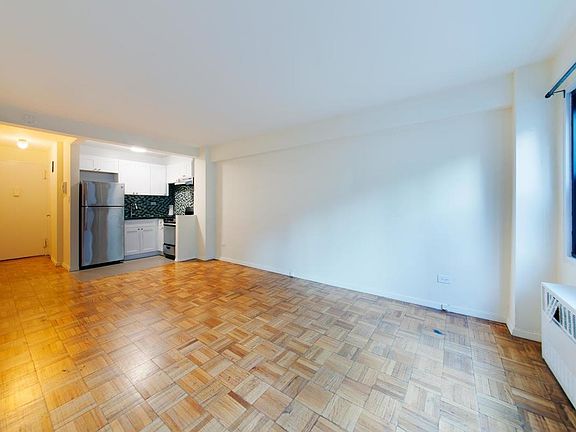 4th image of 335-341 E 51st St #8C