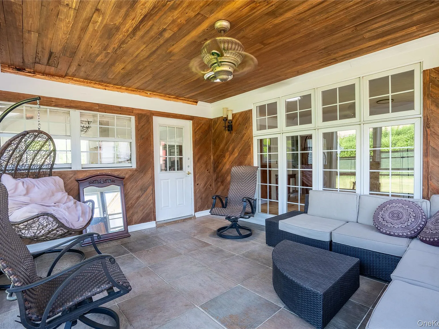 4 bed, 2.0 bath, 2000 sqft, $3,800 — Photo 4