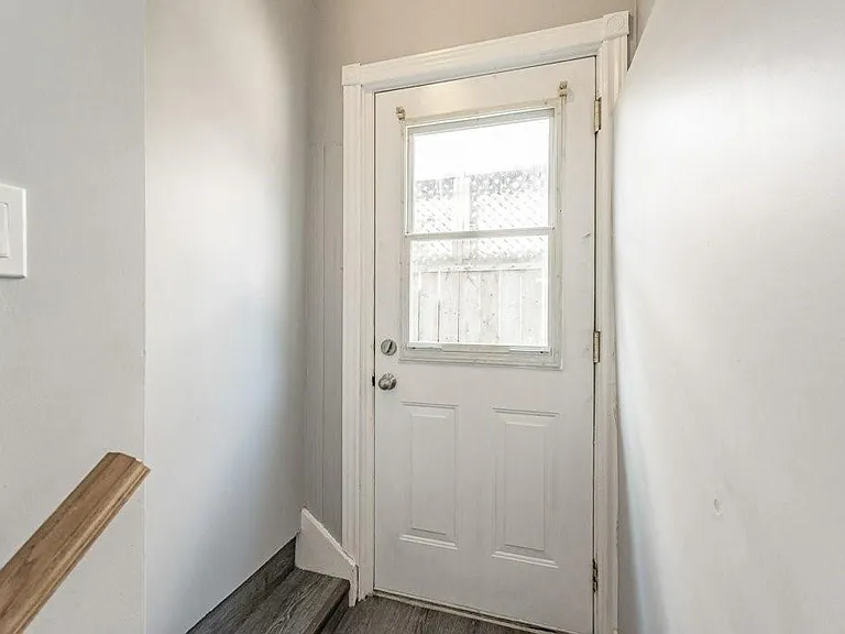 40 Mayflower Ave #LOWER — Photo 3