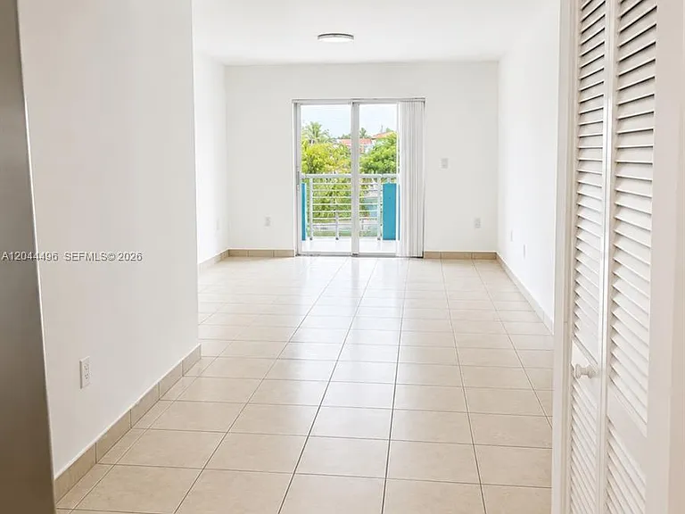 16851 NE 35th Ave #27 — Photo 3