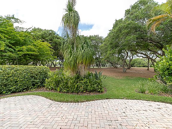 3rd image of 283 Silver Moss Dr