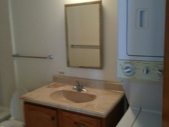 Master Bath/Stack Washer/Dryer