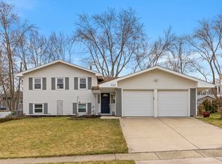 21W661 Buckingham Rd, Glen Ellyn, IL 60137
