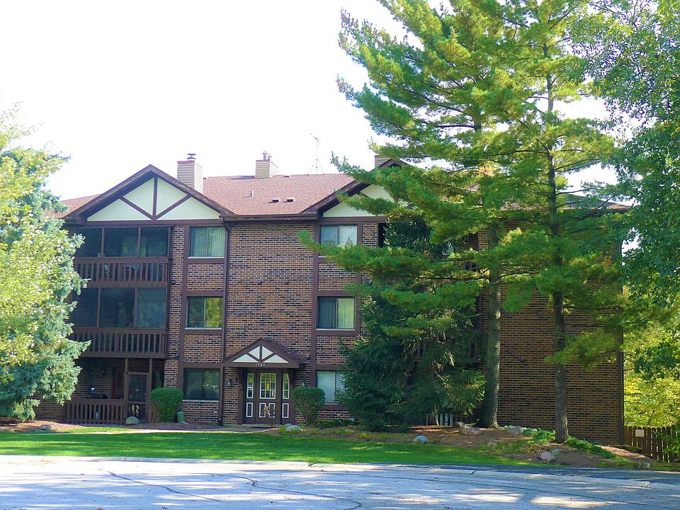 1st image of 5985 Lakeside Pl APT 203B