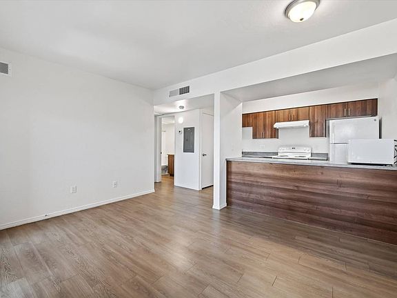 4th image of 1355 W Roger Rd APT 5120